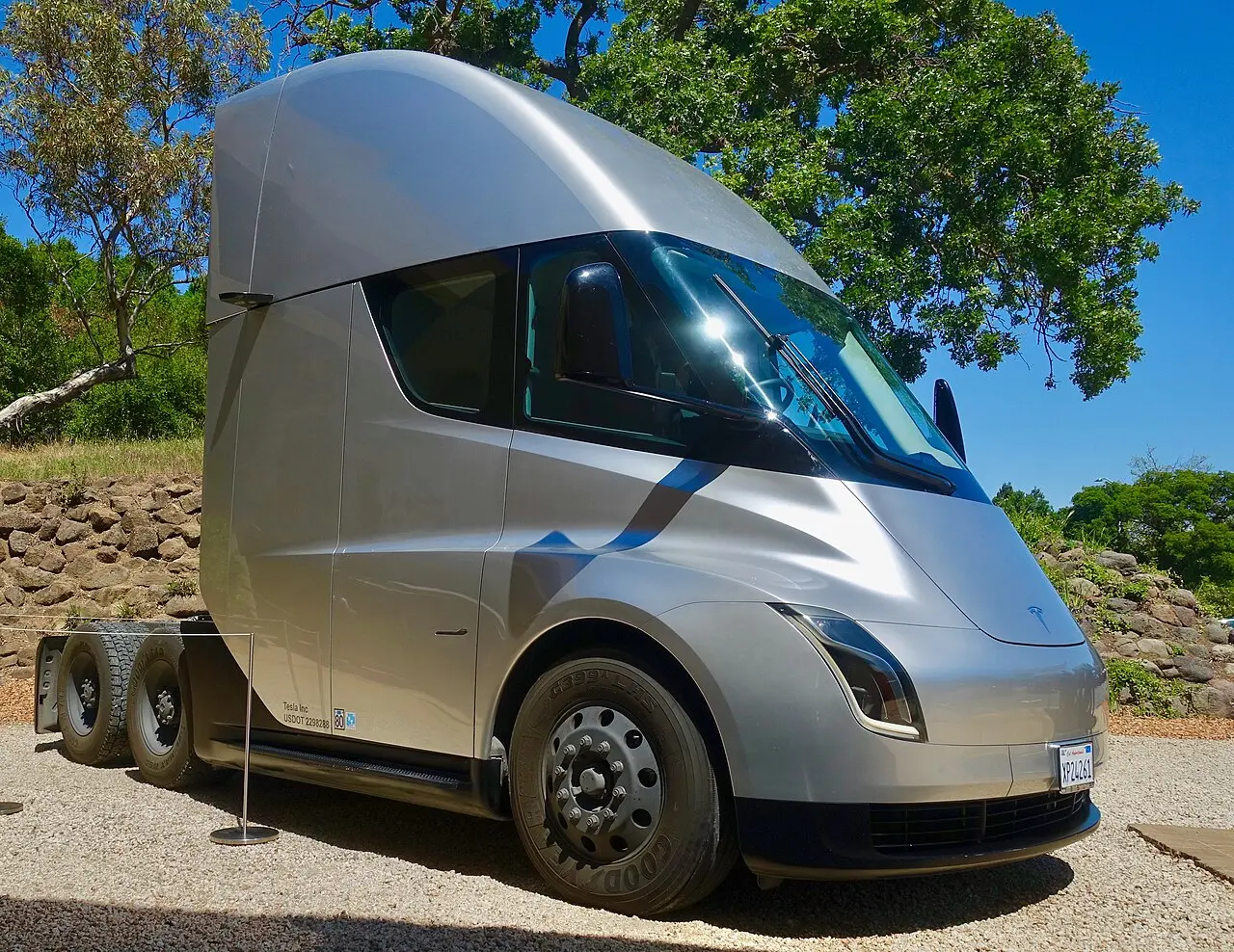 Tesla Seeks to Add Semi-Truck Megachargers at the Pilot Off I-75 Exit 358 in Ocala